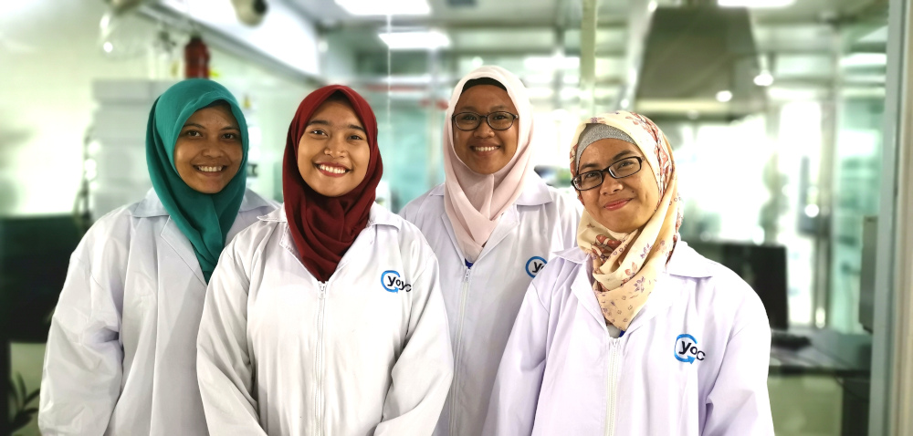 Group photo of female Indonesian Employees